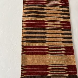 Embroidered table runner